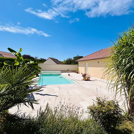 La Du Vignoble Piscine * Hermonville
